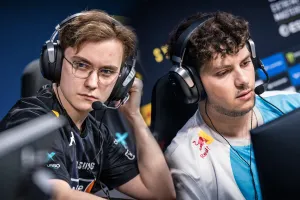 Virtus.pro bench FL4MUS et signe Perfecto